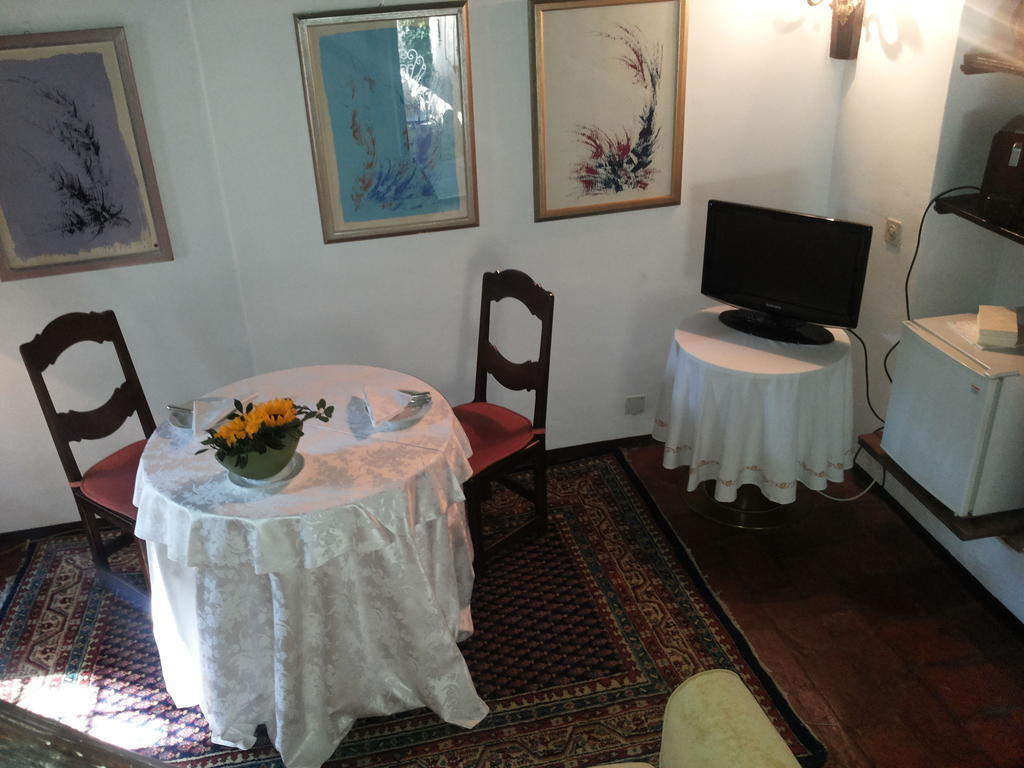 Motto Del Gallo Hotel Taverne Kamer foto